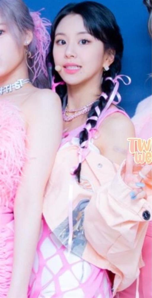 TWICE không còn bị chê sến súa khi diện gam màu hồng khắc tinh-9