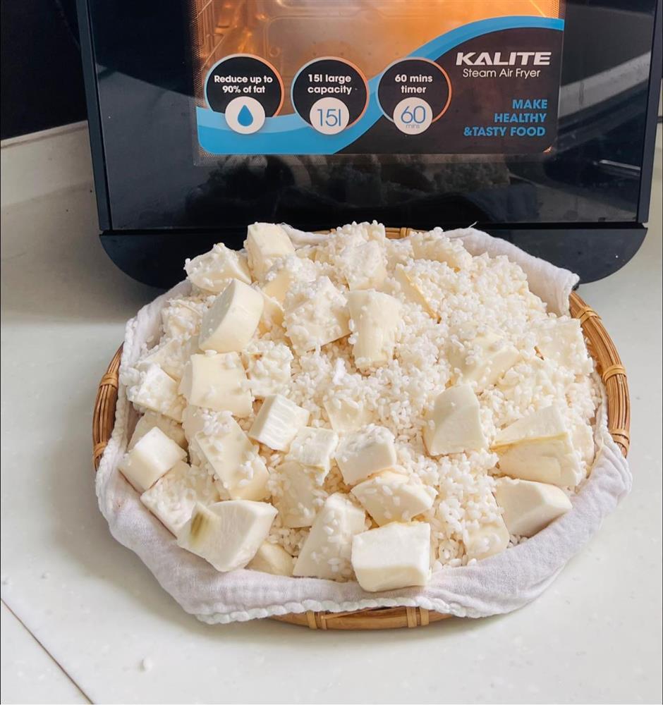 Mách cách làm xôi sắn mỡ hành thơm ngon nóng hổi, vừa thổi vừa ăn-4