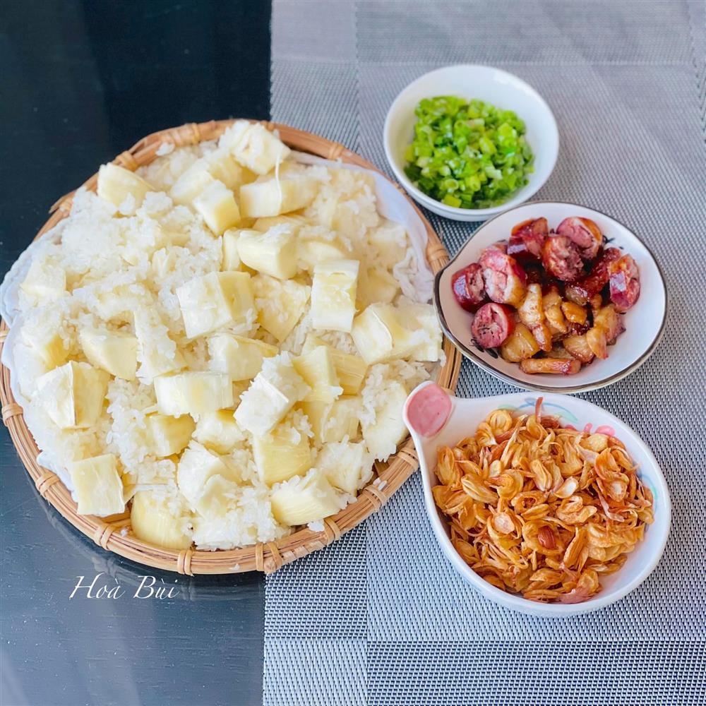 Mách cách làm xôi sắn mỡ hành thơm ngon nóng hổi, vừa thổi vừa ăn-3