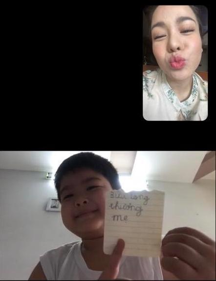 Nhật Kim Anh bật khóc vì hành động của con trai nơi xa-1