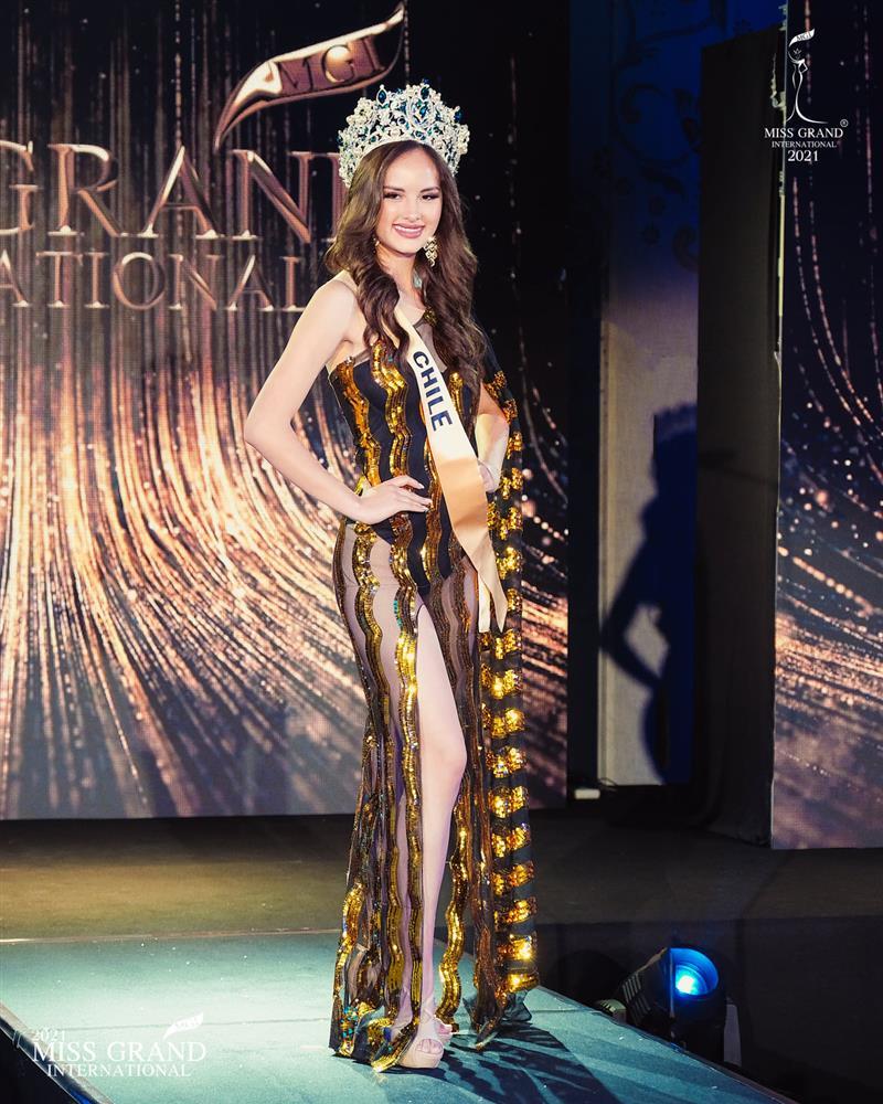 10 bộ váy hở bạo nhất Họp báo Miss Grand: Thùy Tiên đứng đầu!-11