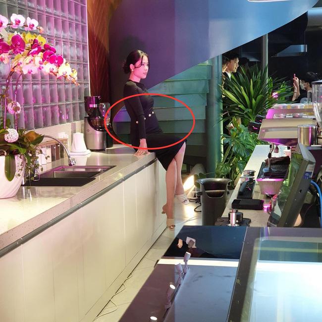 Nam Em lộ vòng 2 bất thường, nghi vấn đang mang thai?-1