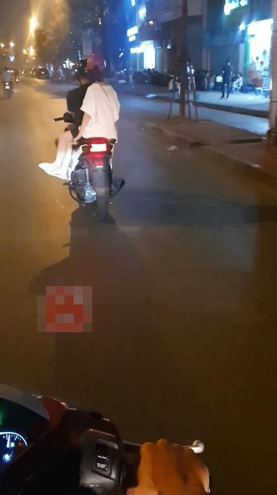 Sững sờ khi gặp bạn gái đi cùng trai lạ trên chiếc xe mình mới mua-2