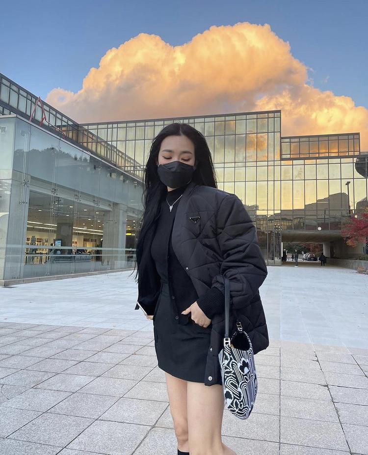 Sunmi, Tiffany Young diện mốt trên đông dưới hè đẹp bất chấp-2