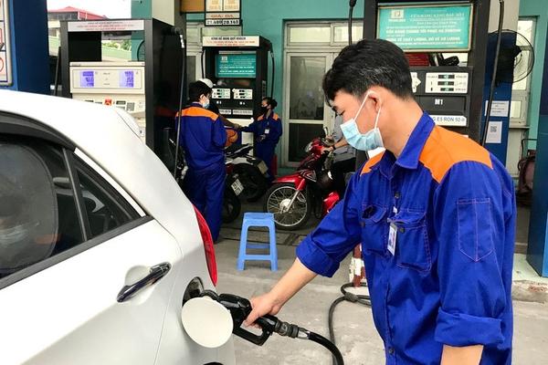 Giá xăng bất ngờ giảm mạnh sau 5 lần tăng liên tiếp-2