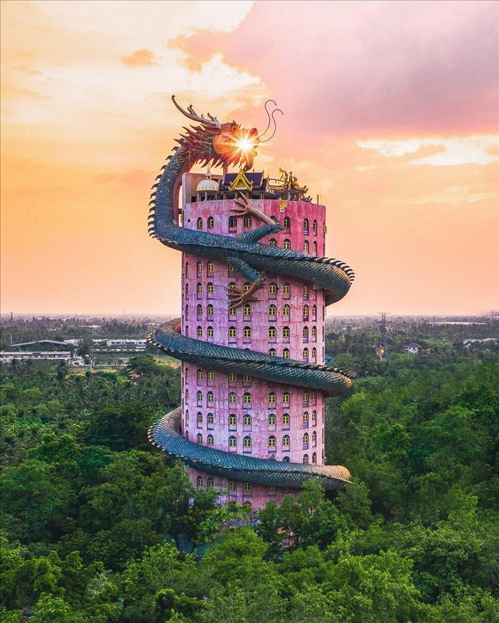 Ngôi chùa châu Á trông như bối cảnh phim Hollywood-2