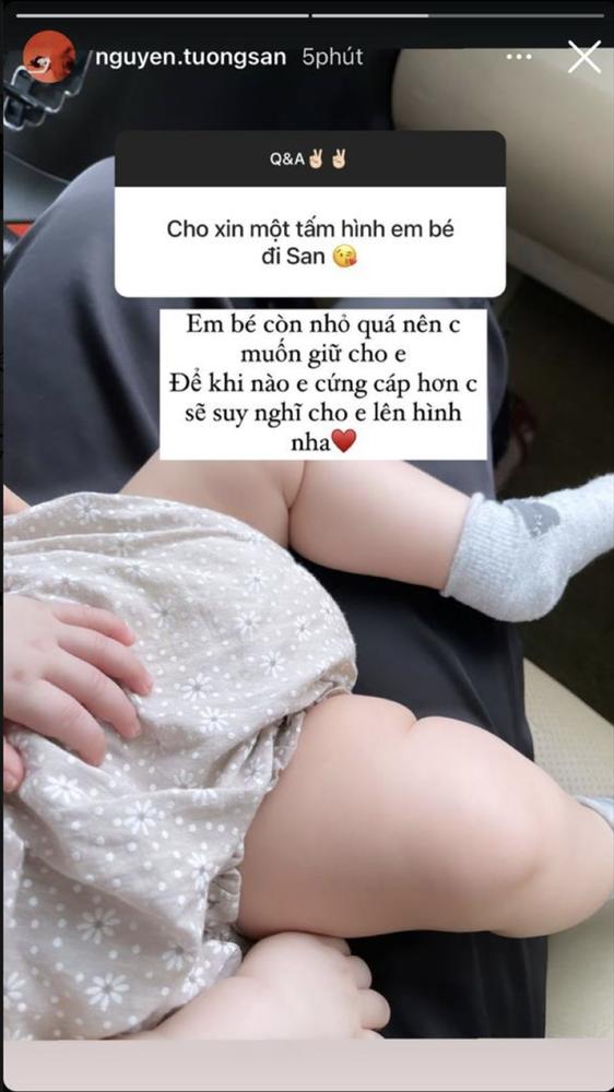 Tường San lần đầu khoe hình nhóc tỳ và đưa lý do giữ kín dung mạo bé-1