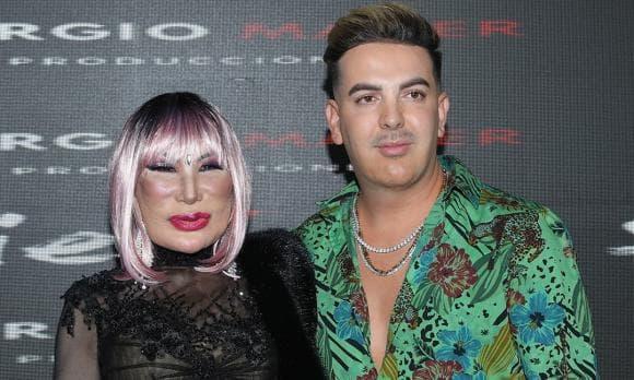 Thảm họa thẩm mỹ 68 tuổi gây sốc vì mặc phản cảm, nhìn như nhát ma-6