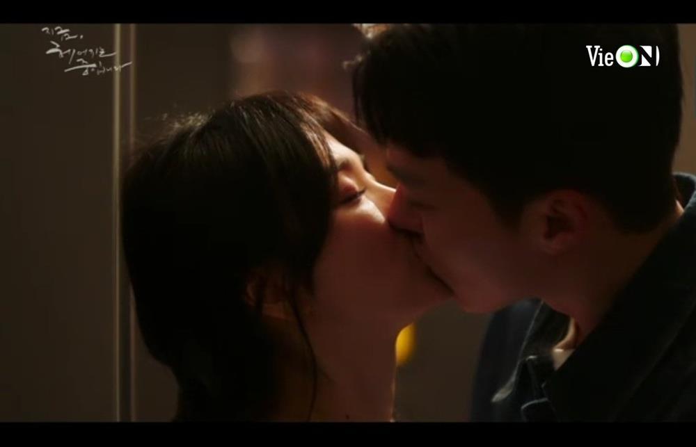 Jang Ki Yong cưỡng hôn chị dâu hụt Song Hye Kyo-4