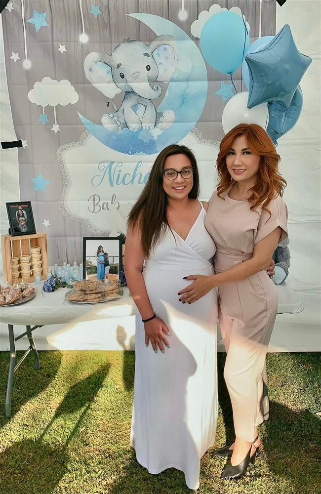 Ảnh hiếm con gái Phi Nhung lúc mang bầu-1