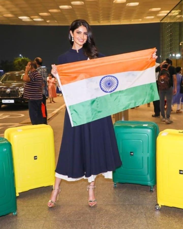 Đỗ Thị Hà đẹp lộng lẫy, khóc trước giờ lên đường thi Miss World-16