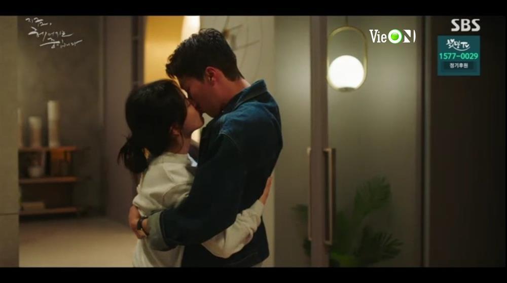 Song Hye Kyo hôn Jang Ki Yong cuồng nhiệt không cứu nổi rating-3