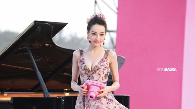 Nhiệt Ba xuất hiện tại 3 siêu thảm đỏ: lúc bùng nổ visual, khi bị chê nhạt nhẽo-9