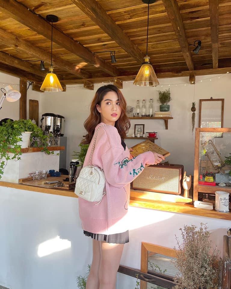 Nào chỉ cởi sạch, Ngọc Trinh mặc đồ len kín bưng vẫn đẹp hết nấc-3