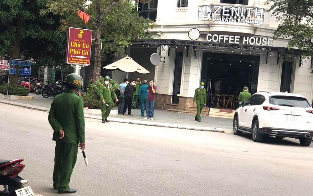 Clip: Đối tượng cầm súng bắn thẳng người đàn ông trong quán cà phê-1