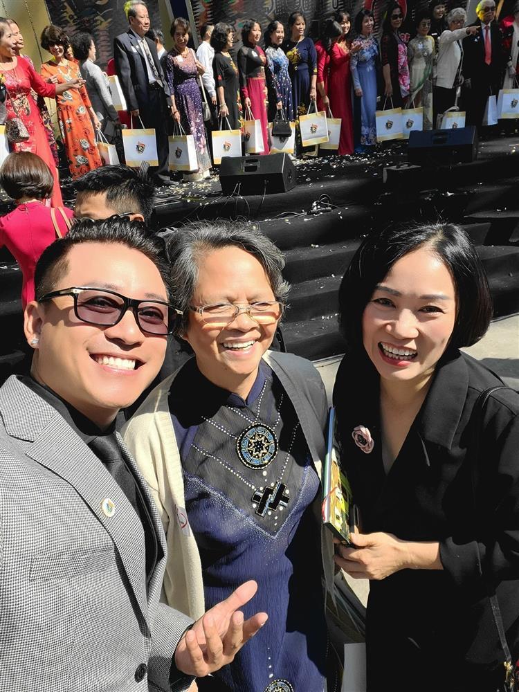 Việt Anh nói lời xúc động với cố NSND Hoàng Dũng ngày 20/11-5