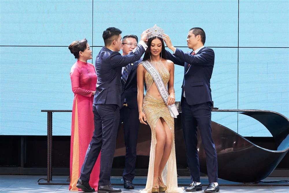 Kim Duyên được trao vương miện: Không thể là hoa hậu-2