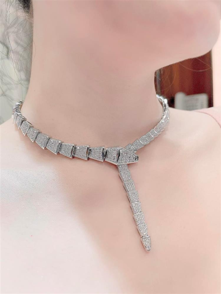 Số hưởng như Di Băng, chỉ nói chơi được chồng tặng kim cương hiếm-3