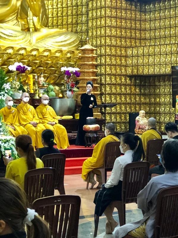 Lễ cúng 100 ngày Việt Quang: Đồng nghiệp nghẹn ngào hát tiễn-3