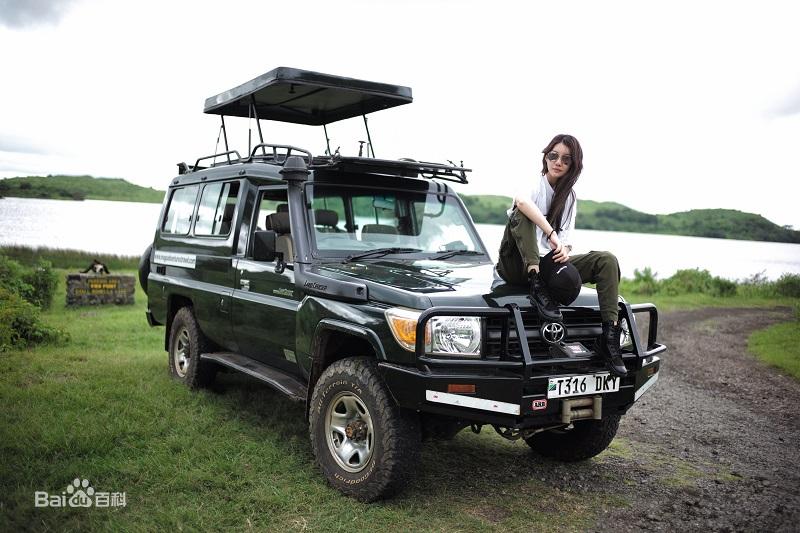 Ảnh đế xấu xí Vương Bảo Cường có tình mới đẹp ngỡ ngàng-8