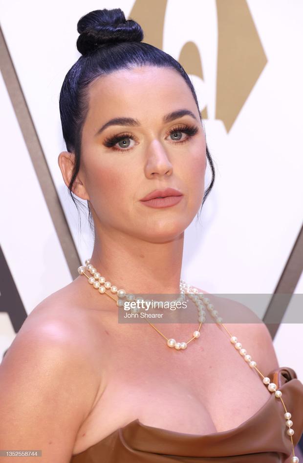 Katy Perry già như U60, nam thần Chúa Nhẫn xuống sắc giật cả mình-7