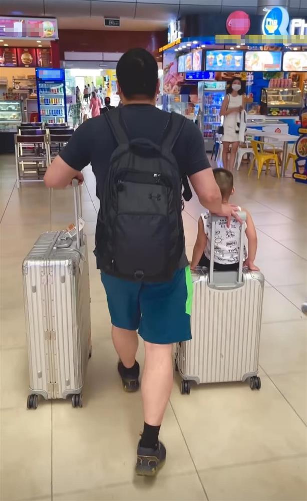 Con trai Lan Khuê dạo chơi cơ ngơi khủng miền biển của bố-1