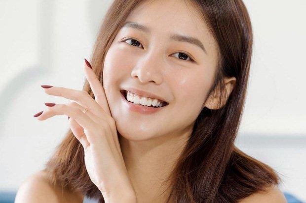 Khả Ngân bị paparazzi tóm gọn ảnh hẹn hò trai lạ?-5