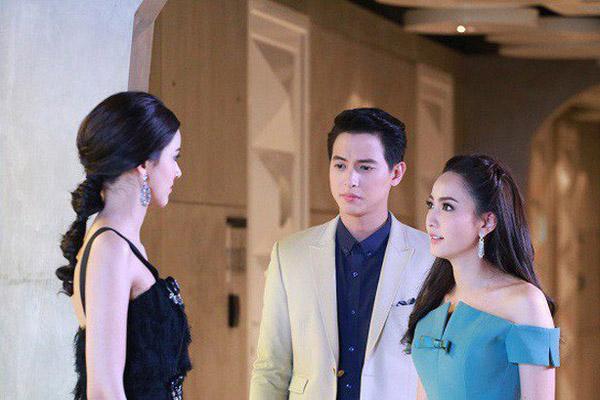 Thị hậu tiểu tam công khai khoác tay chồng người khác đi thảm đỏ?-6