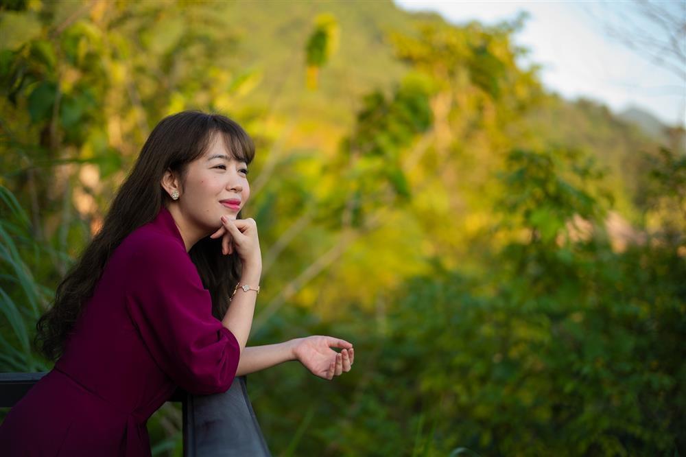 MC Diệp Chi đi du lịch, xuất hiện với ảnh khác lạ khi rời Olympia-1