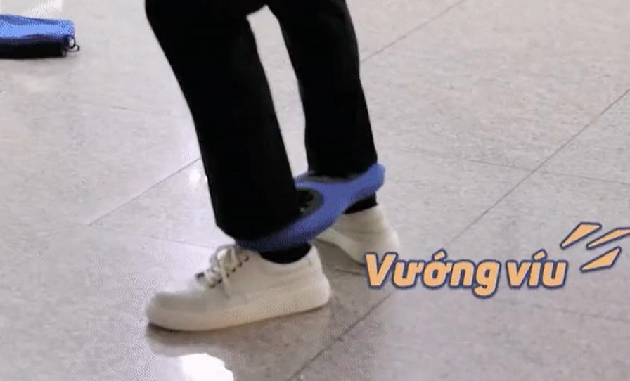 Trương Thế Vinh thắng Kim Jong Kook, Running Man bị ném đá-9