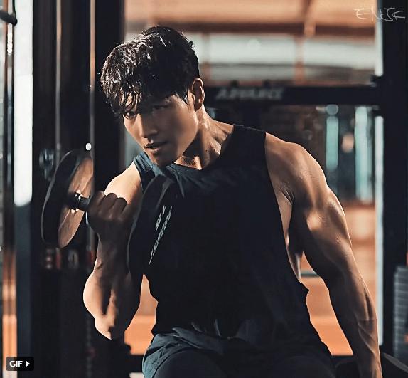 Body Kim Jong Kook là nỗi khiếp sợ của sao Running Man Hàn sang Việt-12