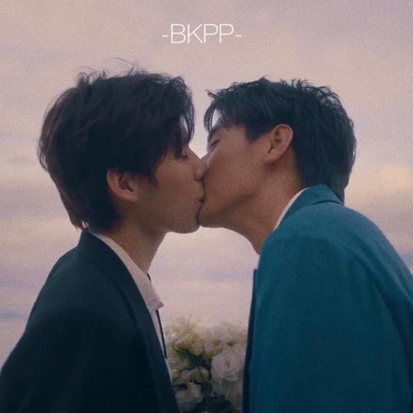 Real nhất làng đam mỹ Thái: Mỹ nam gốc Việt và bạn thân chụt nhau ngoài đời!-7