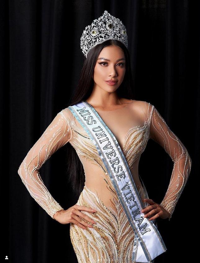 Kim Duyên sao chép từ đầm dạ hội đến kiểu tóc giống Miss Venezuela?-1