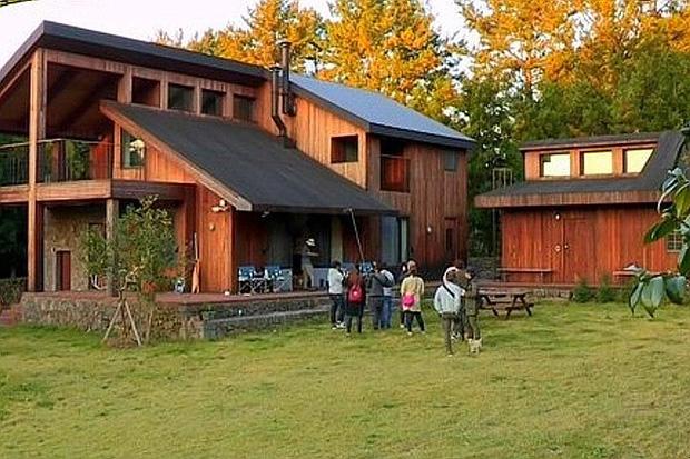 Lee Hyori phải bán nhà vì bị du khách đến làm phiền ngày đêm-3