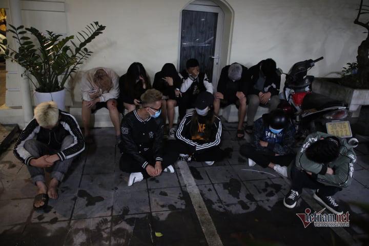 Clip: CSGT vây bắt hơn 40 quái xế đua xe, náo loạn đường phố Hà Nội-1