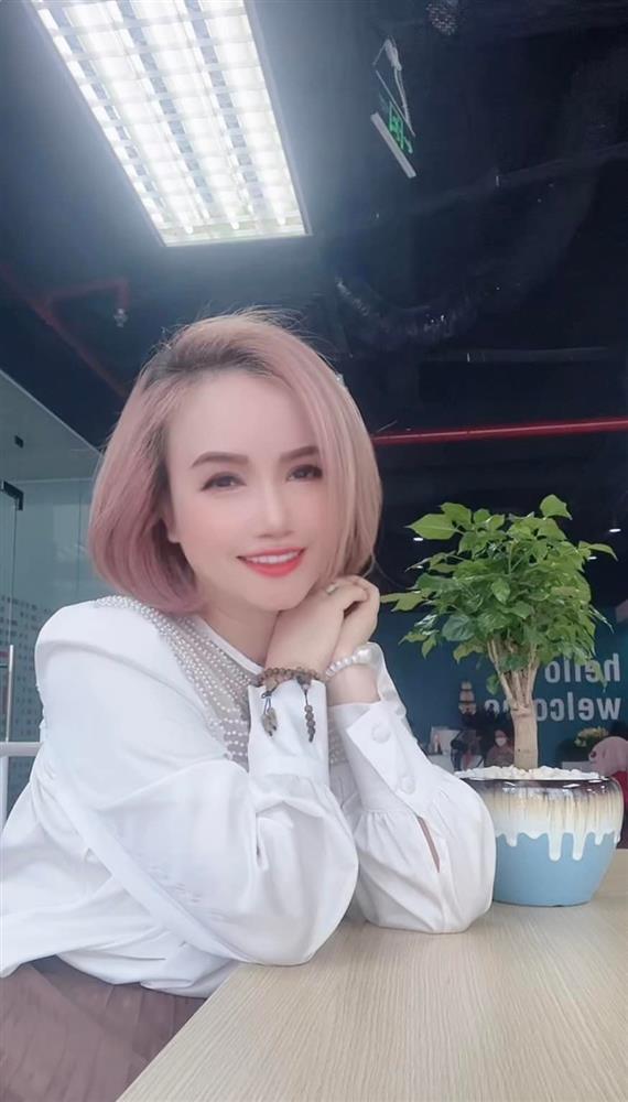 Elly Trần cùng loạt mẹ bỉm Việt rủ nhau cắt tóc ngắn-8