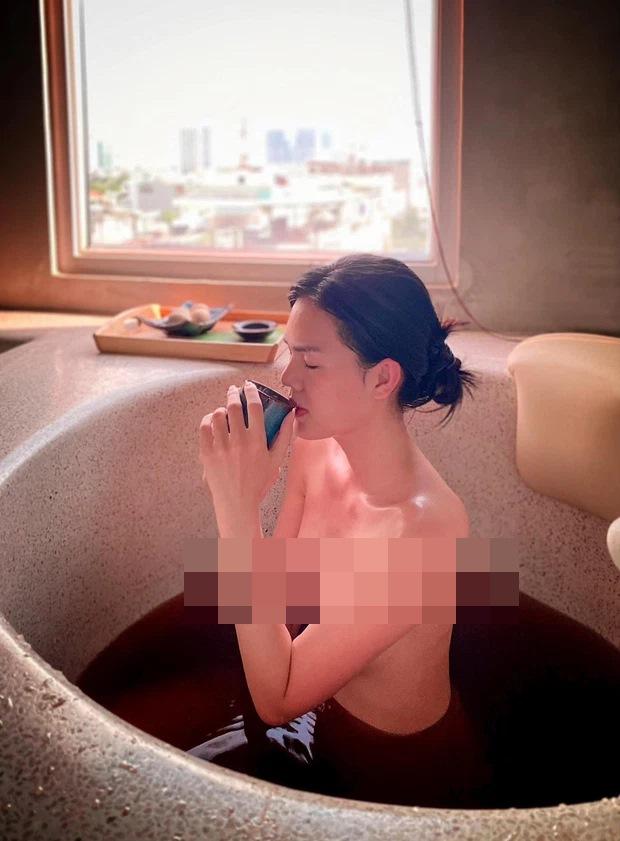 Ngọc Trinh gây sốc quay xe bán nude sau thời gian cạo đầu đi tu-1