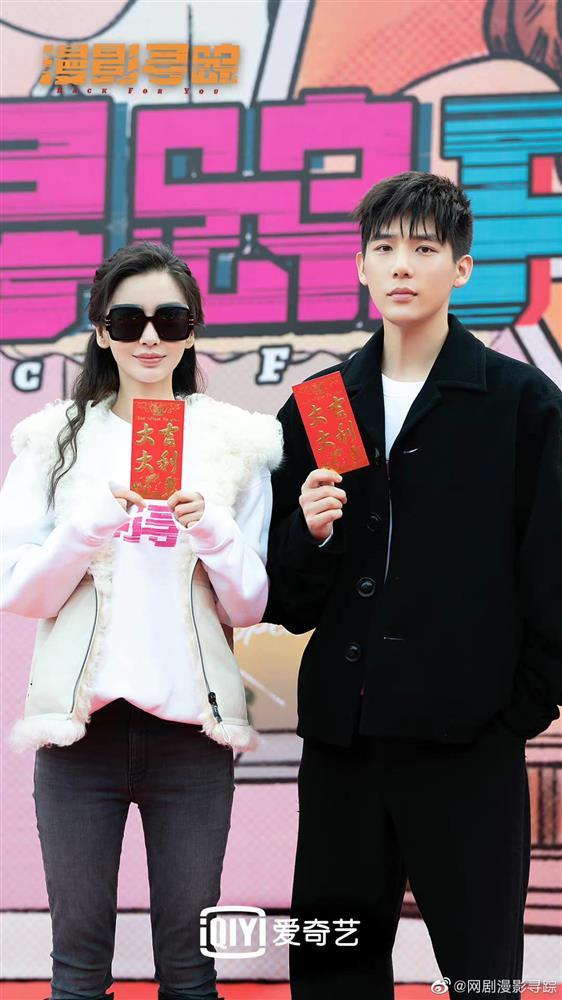 Angela Baby lại cặp trai trẻ, định tranh ngôi Song Hye Kyo hay gì?-2