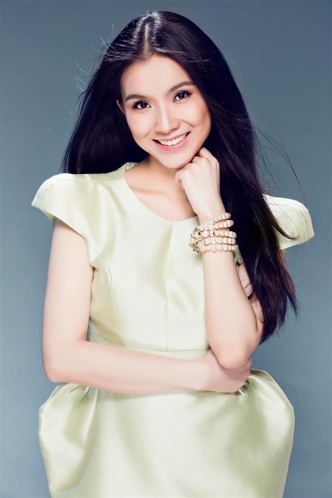 Hoa hậu Hoàn vũ Việt Nam đầu tiên Thùy Lâm công khai tiêm cằm-4