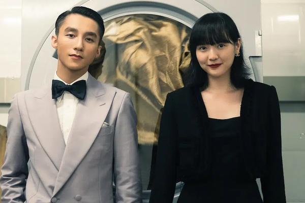 Rộ tin đồn chủ tịch Vbiz sắp cưới vợ, netizen réo Sơn Tùng-5