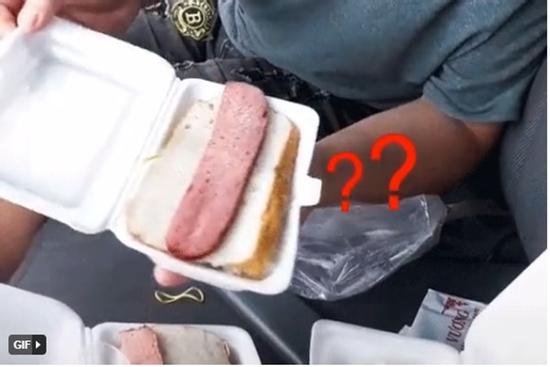 Mua xôi nhưng mở ra chỉ thấy 1 thứ, nhìn vào muốn 'bật ngửa'