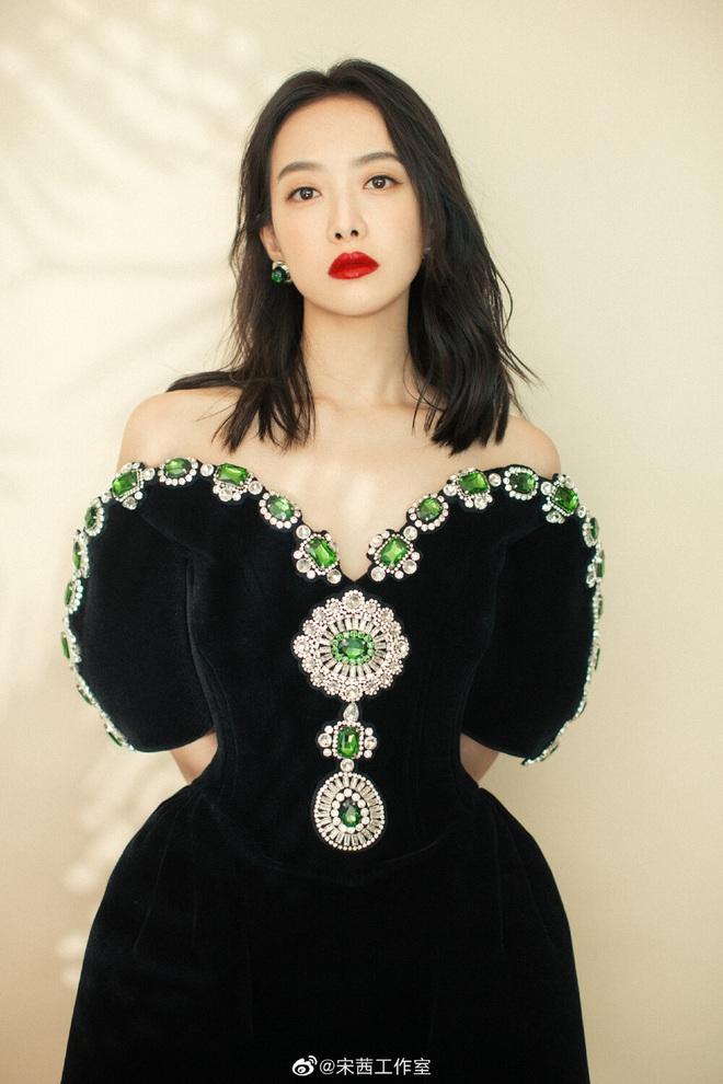 Tống Thiến 2 lần lộ biểu cảm khó ở trước đồng nghiệp-3