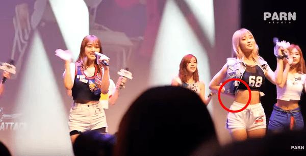 Dàn mỹ nhân Kpop lộ sạch sành sanh 3 vòng trên sân khấu-1