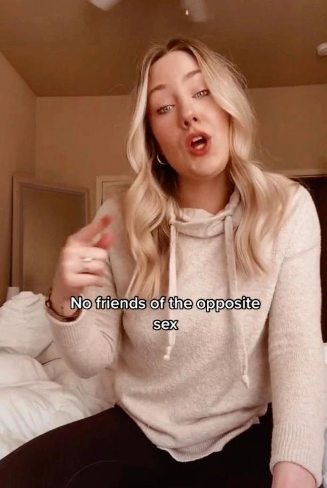 MXH phát điên với loạt quy tắc gây sốc và ngớ ngẩn của cô vợ trẻ-1