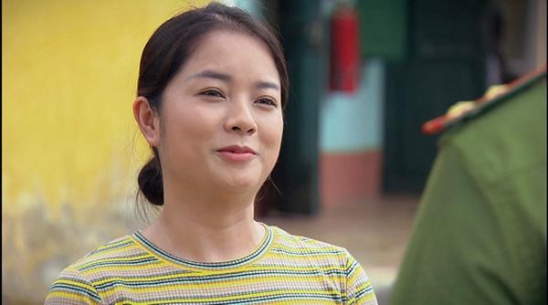 Cặp đôi đánh nhau ở Phố Trong Làng, điên đảo thả thính ngoài đời-1