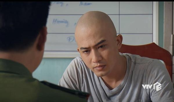 Cặp đôi đánh nhau ở Phố Trong Làng, điên đảo thả thính ngoài đời-2