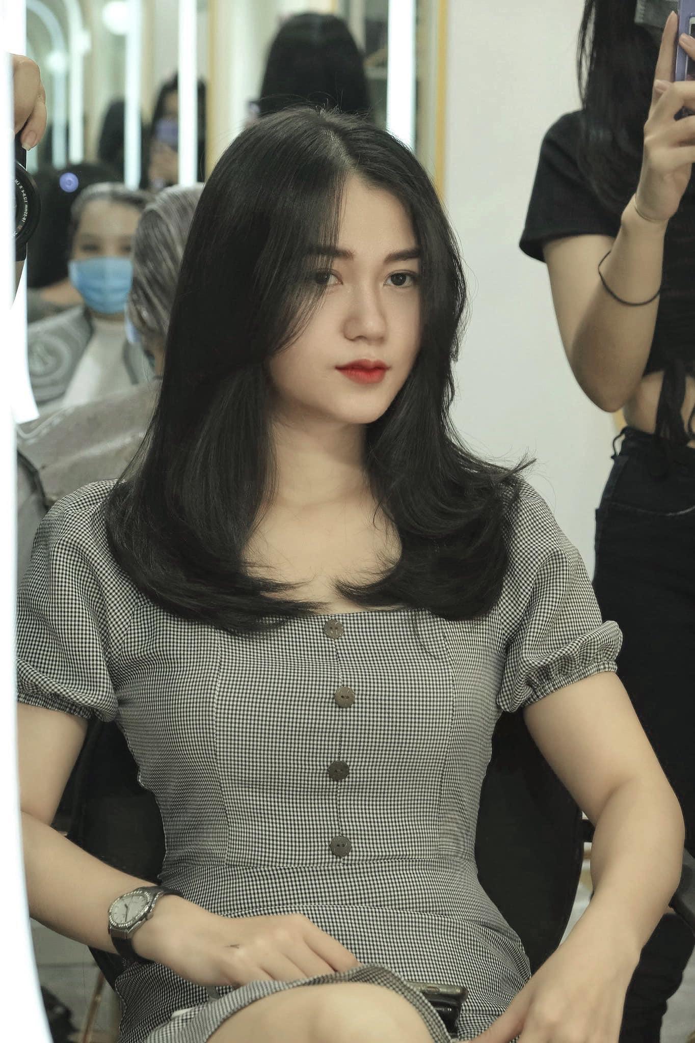 Lâm Vỹ Dạ trẻ trung, xinh đẹp khi sang sửa "góc con người".