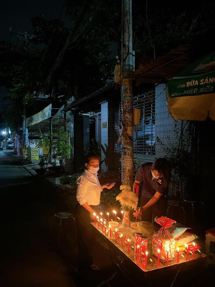 Lặng người hình ảnh dẫn hồn người mất vì Covid-19 về nhà-4