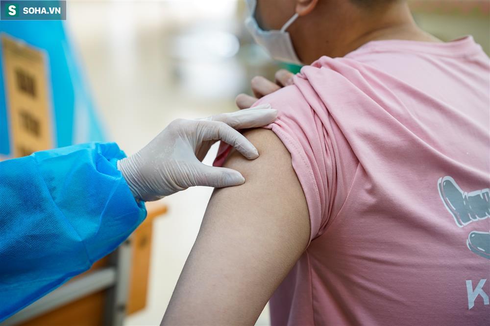 Hà Nội ngày đầu tiêm vắc xin Covid-19 cho học sinh-6