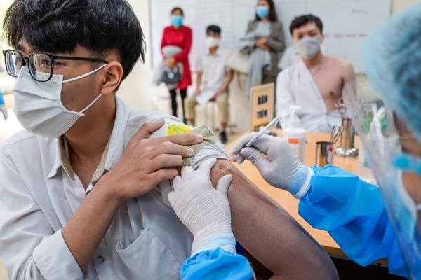 Hà Nội sắp tiêm vaccine Covid-19 cho học sinh lớp 9-1